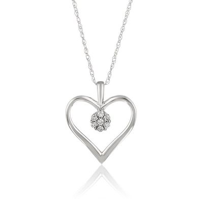 10KT Gold Diamond Cluster Center Heart Necklace