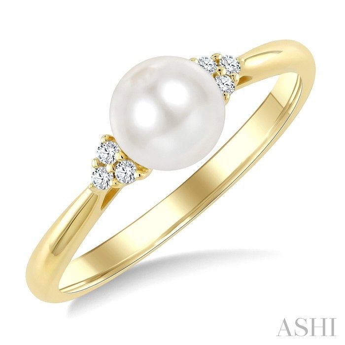 10KT Yellow Gold Cultured Pearl Six Round Diamond Accent Ring 10KT Yellow Gold Cultured Pearl Six Round Diamond Accent Ring