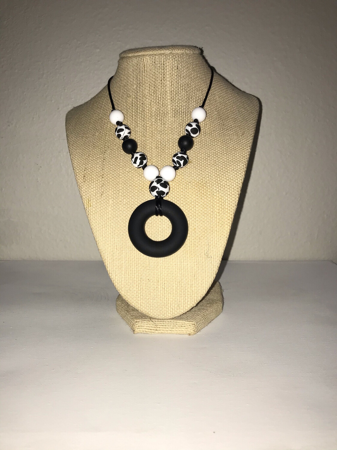 Spotted Ring Single Strand