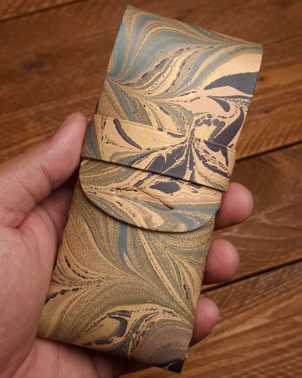 Marbled Eleanor Stitchless Fountain Pen Leather Case