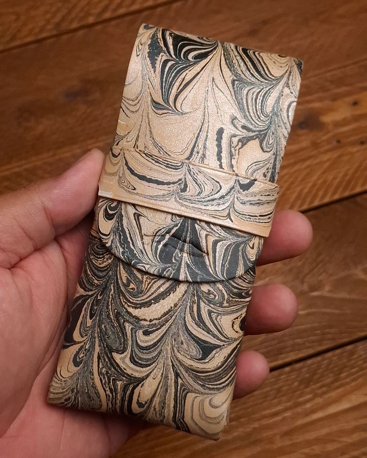 Marbled Eleanor Stitchless Fountain Pen Leather Case