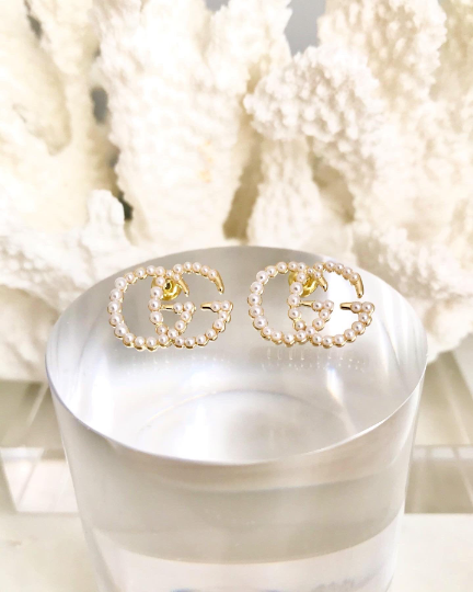 18Ct Gold 925 Sterling Small G Pearl Stud Earrings 1.3x1.8cm