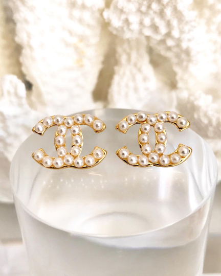 Small Gold Plated Stainless Steel Classic Pearl Stud Earrings 1.3x1.7cm