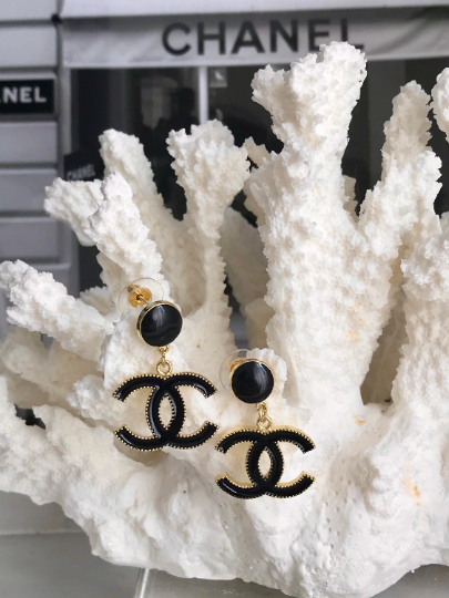 Black Enamel Gold Plated Classic Drop Earrings 1.5x2x3cm