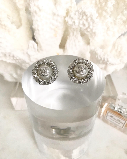 Classic Silver Pearl &amp; Crystal Round Vintage Look Stud Earrings 2x2cm