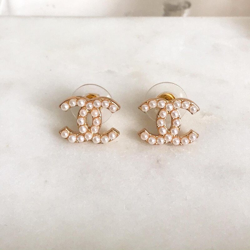 Mini Gold Plated Pearl Stud Earrings 1x1.3cm