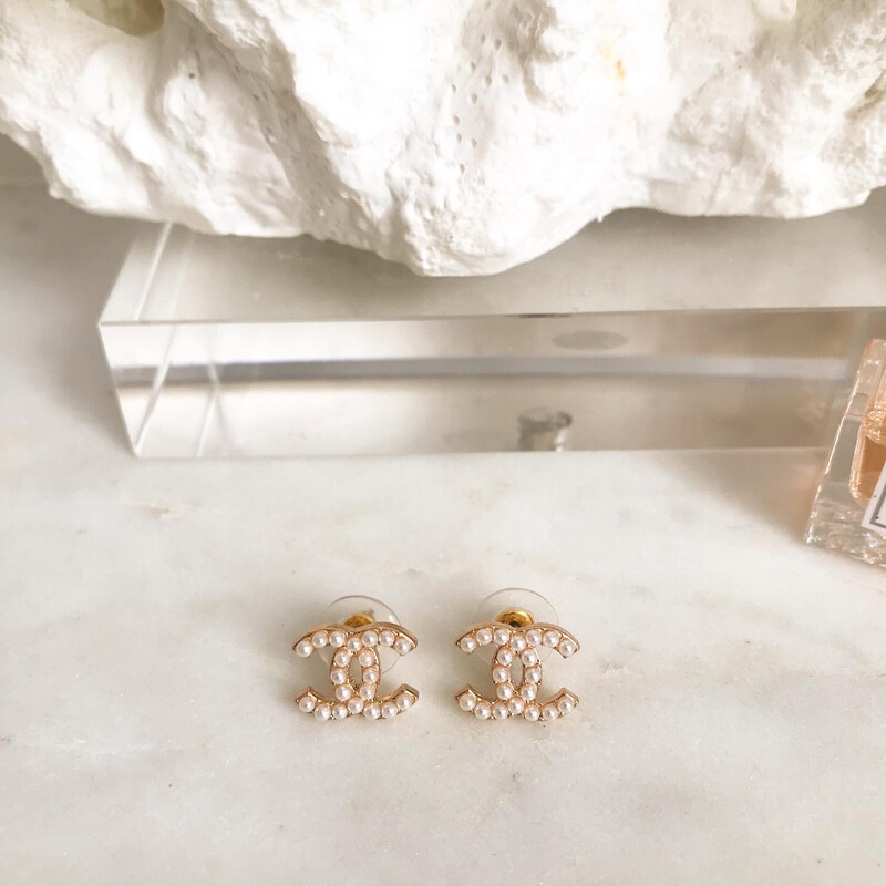 Mini Gold Plated Pearl Stud Earrings 1x1.3cm