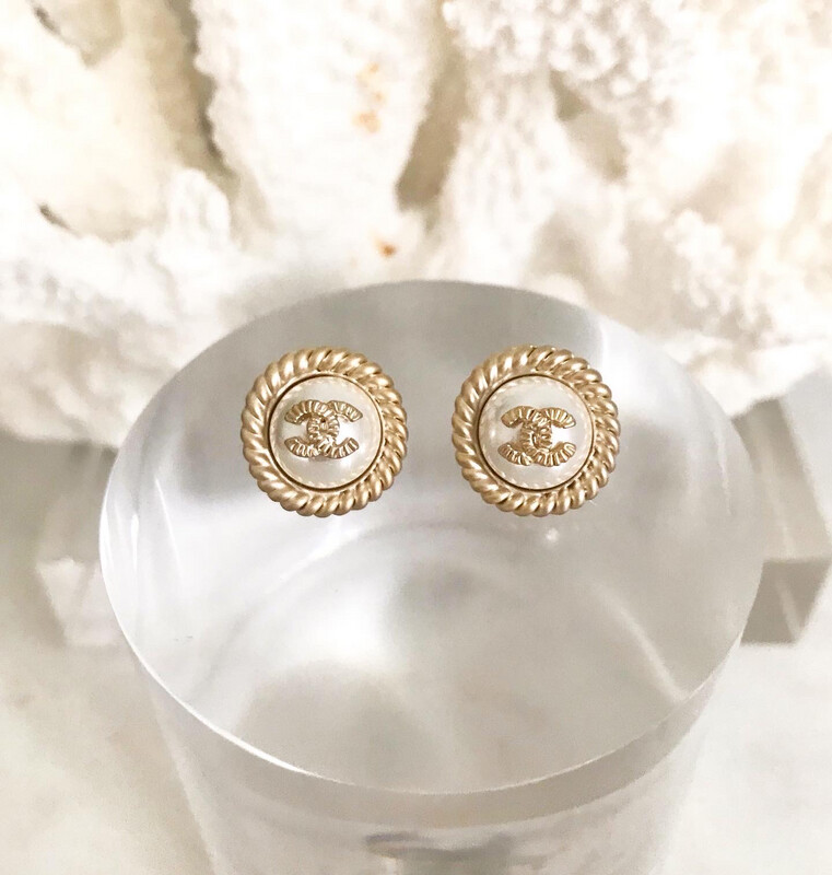 High Quality Surgical Steel Hypoallergenic Gold Pearl Classic Stud Earrings 1.5x1.5cm