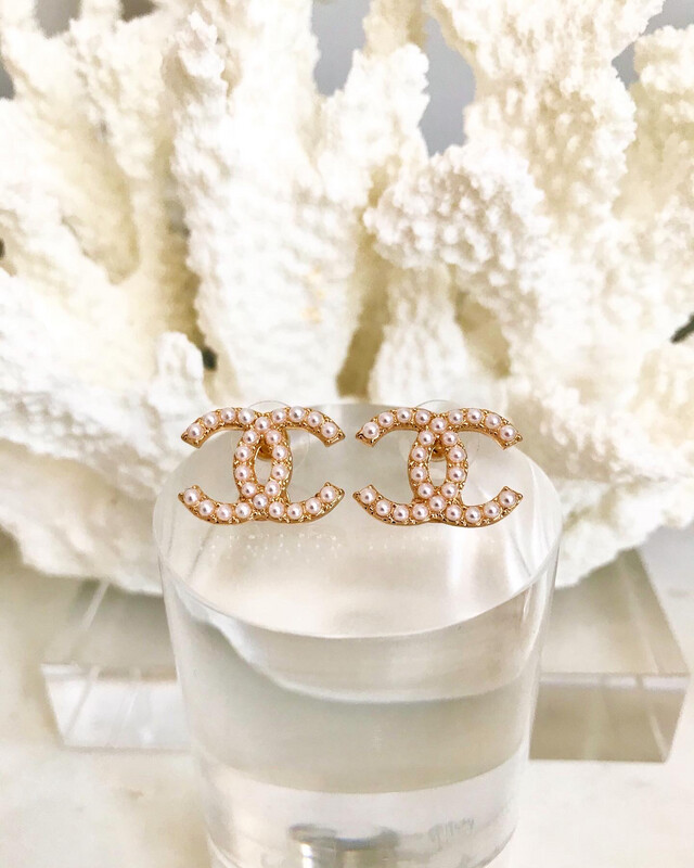 CLEARANCE* Gold Plated Classic Pearl Stud Earrings 1.4x1.9cm