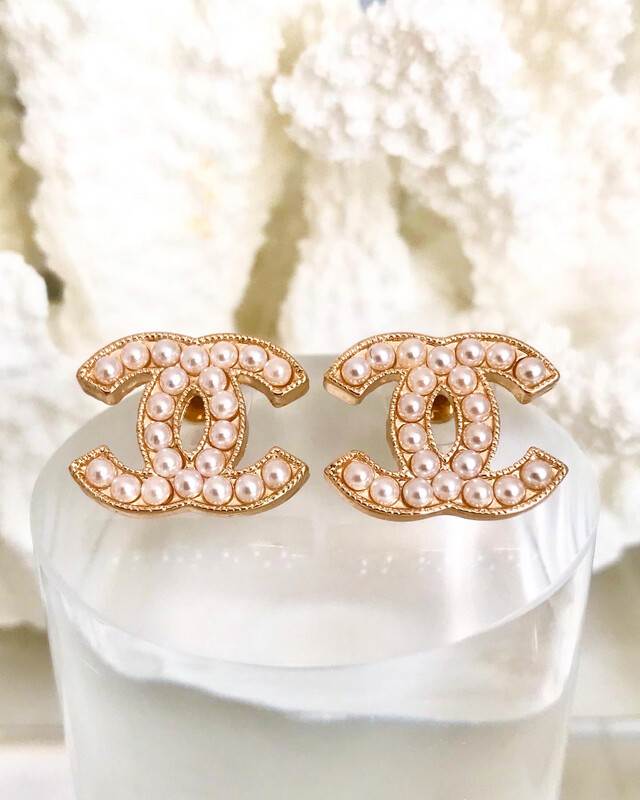 SALE* Gold Plated Pearl Classic Stud Earrings 1.6x2cm