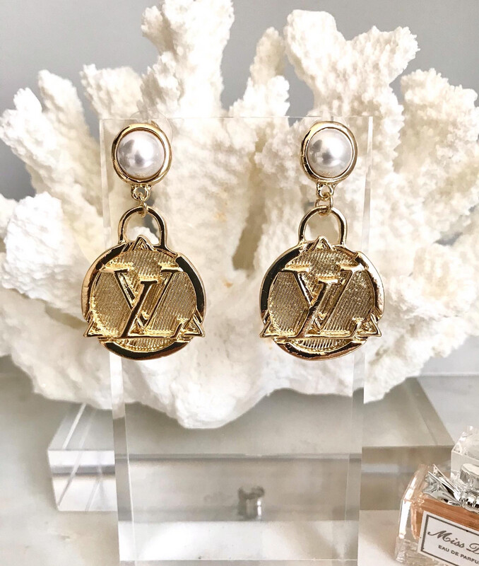 SALE* Gold Pearl Drop Earrings 2.7x2.7x5cm