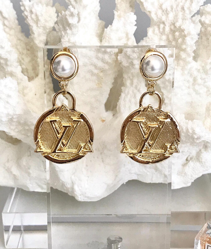 SALE* Gold Pearl Drop Earrings 2.7x2.7x5cm