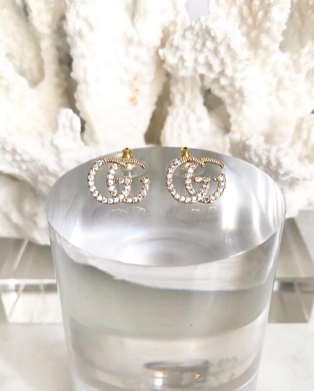 AAA+ High Quality 18CT Gold 925 Sterling Cubic Zirconia filled G Stud Earrjngs 1.1x1.5cm