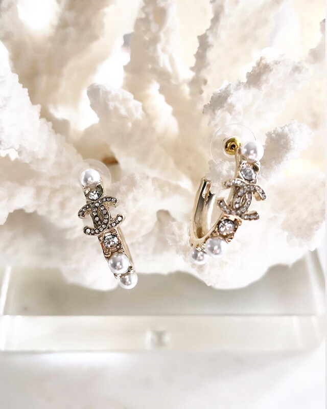 High Quality Gold Classic Diamantés &amp; Pearls C-Hoop Earrings 2.5x2.8cm