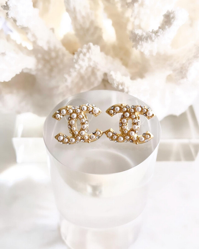 High Quality Gold Surgical Steel Diamantés &amp; Pearls Classic C-Stud Earrings 1.5x2cm