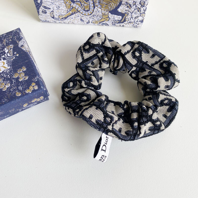 Oblique Hair Tie