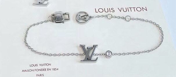 High Quality Silver Stainless Steel Stud Diamond Bracelet Size Adjustable