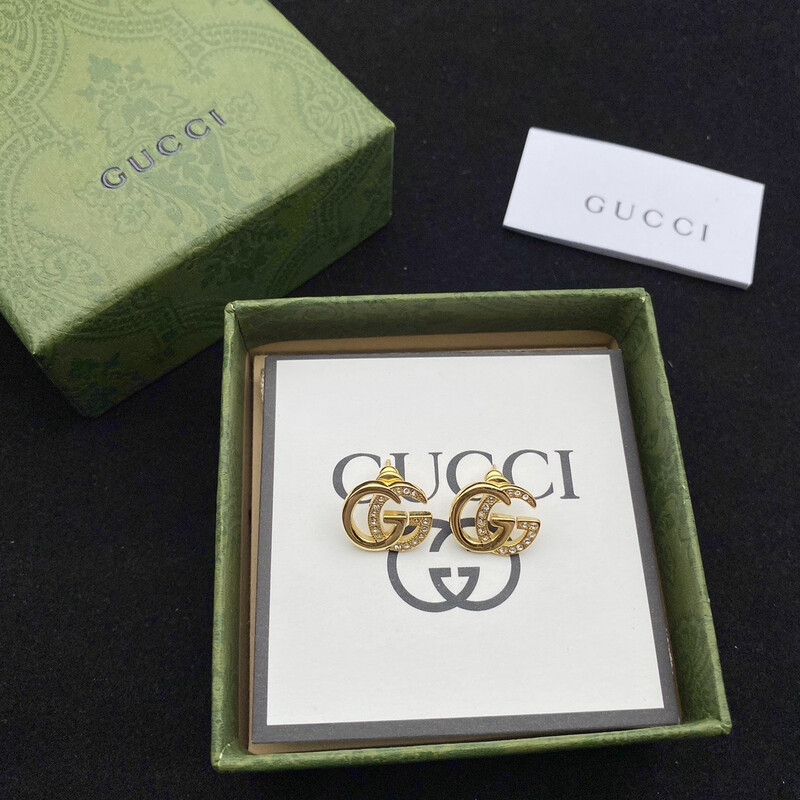 High Quality Gold Cubic Zirconia Surgical Steel Studs 1.6x1.8cm