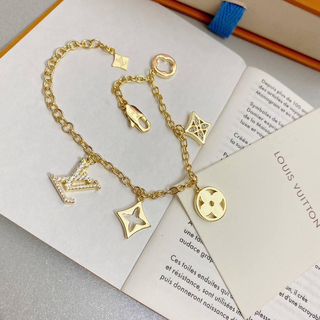 AAA+ High Quality Stainless Steel 18CT Gold Monogram Bracelet with Zircons 18cm