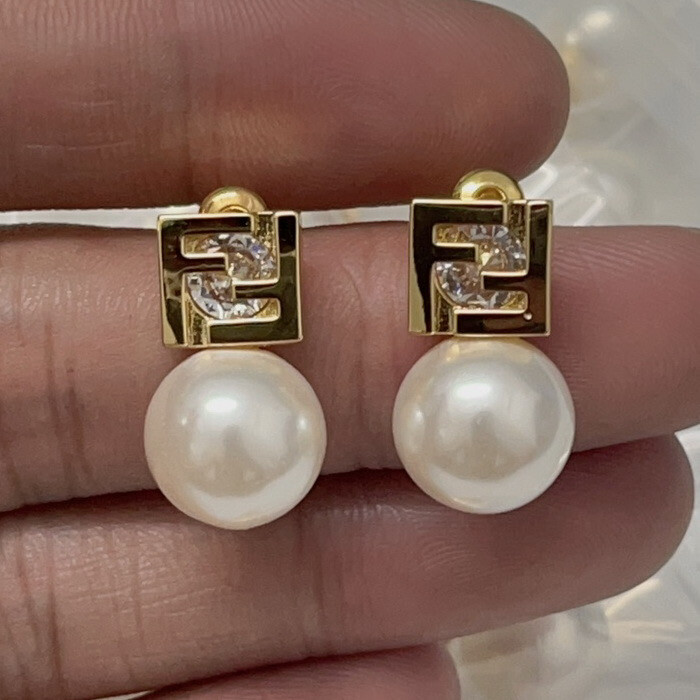 High Quality FenD Gold Pearl Stud Earrings