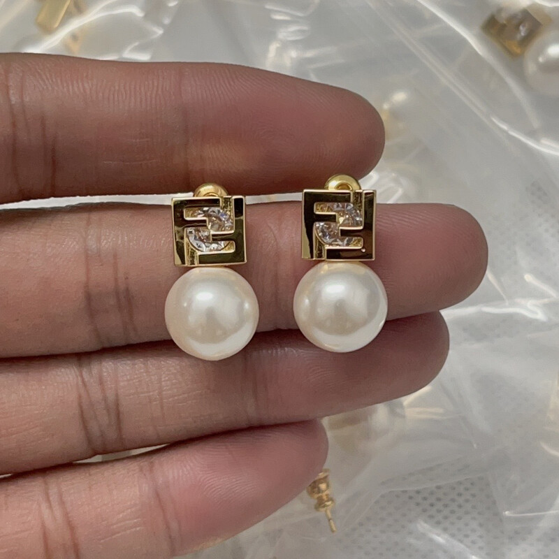 High Quality FenD Gold Pearl Stud Earrings