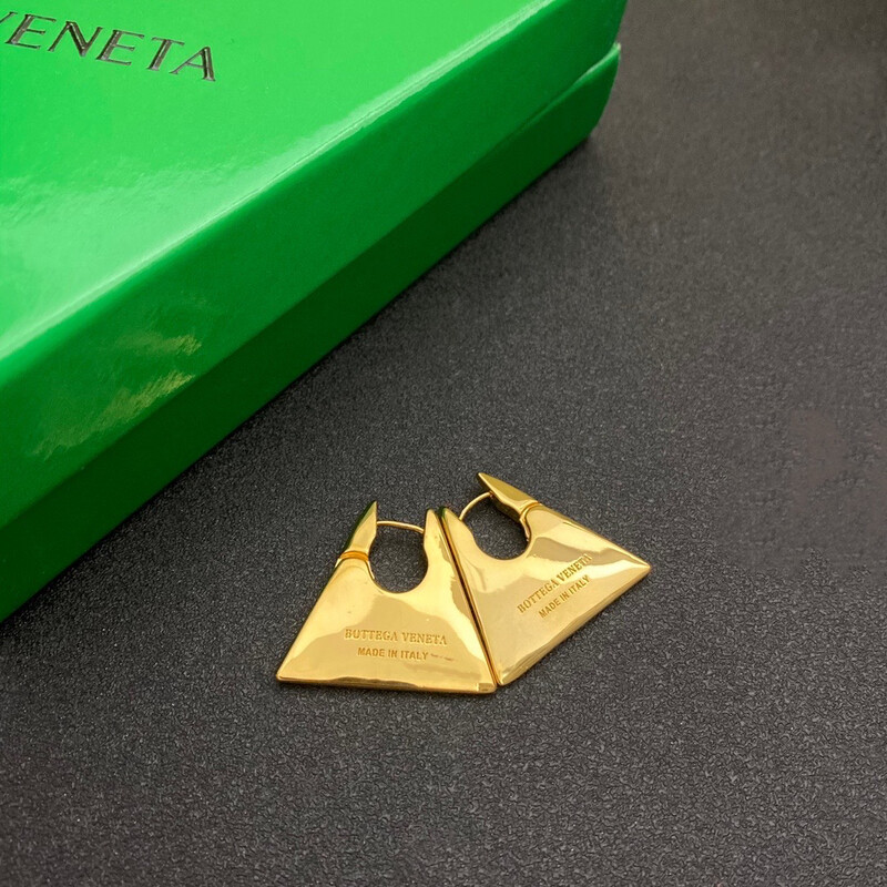 High Quality 18CT Gold Bottga Triangle Earrings