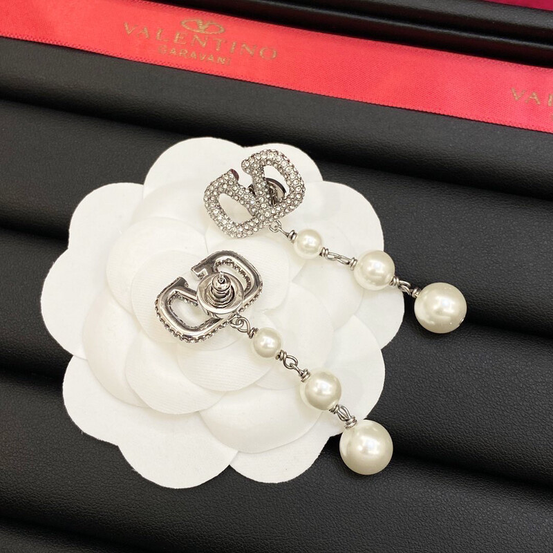 High Quality VLOGO Pearl Drop In Silver