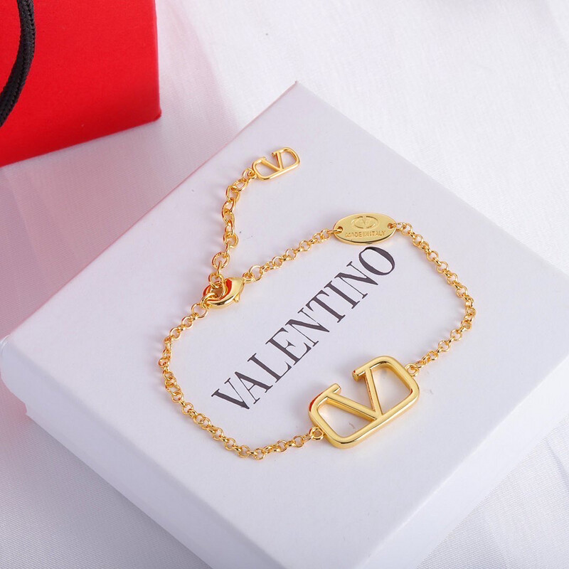 High Quality VLOGO Signature Bracelet In Gold