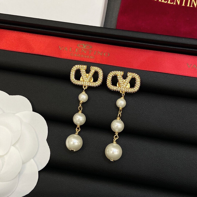 High Quality VLOGO Pearl Drop In Gold