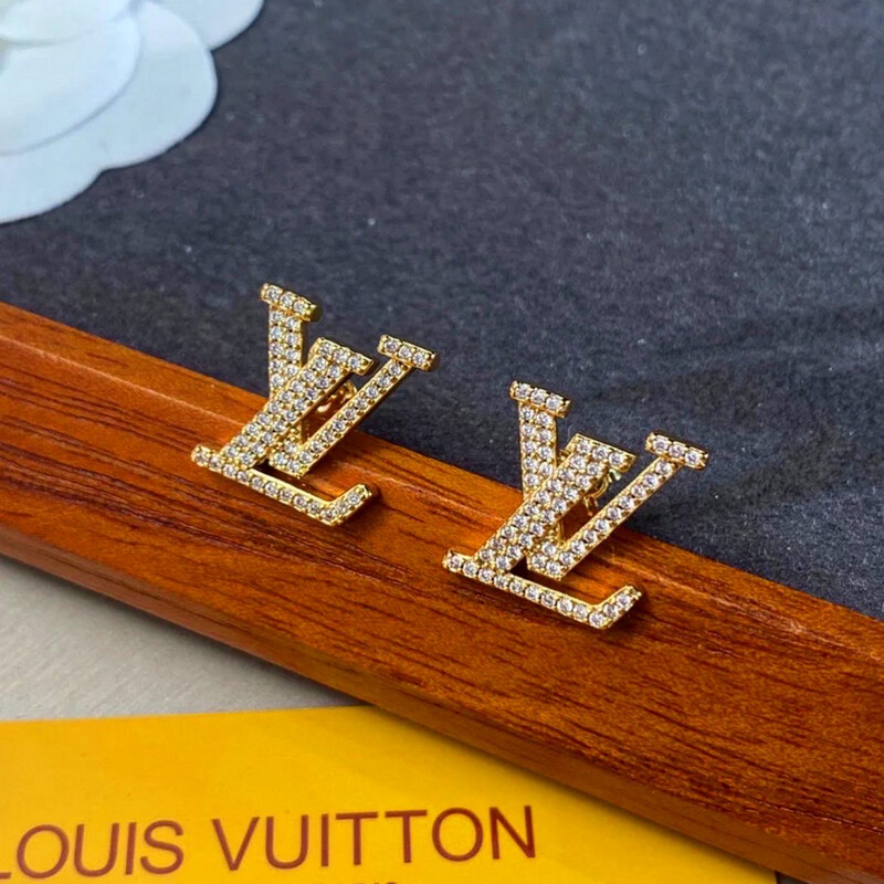 High Quality Iconic Diamond Stud Earrings