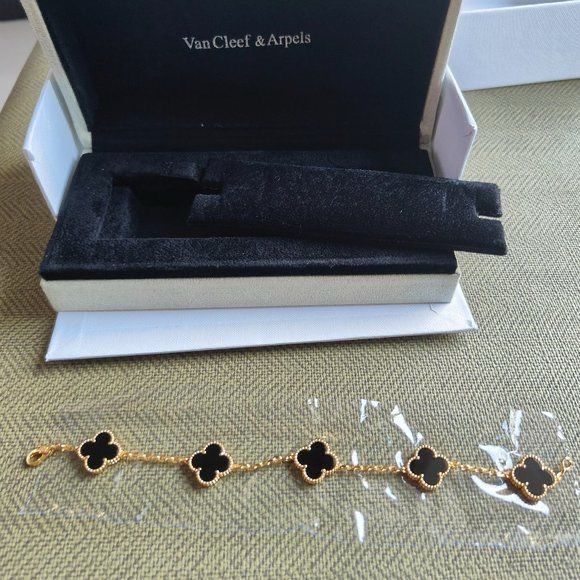 AAA+ High Quality 18CT Gold 925 Sterling Silver in Onyx Arpels Bracelet
