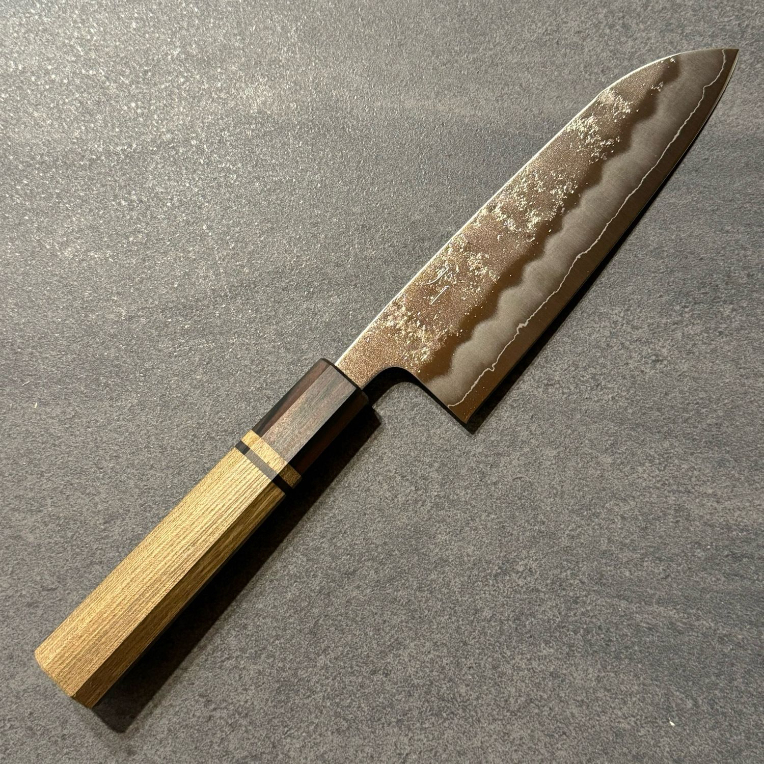 LOST/NOBU OGASHIRA ノブ　尾頭シェイプ Hitohira Futana S3 Nashiji Santoku 170mm Jindai Elm Handle