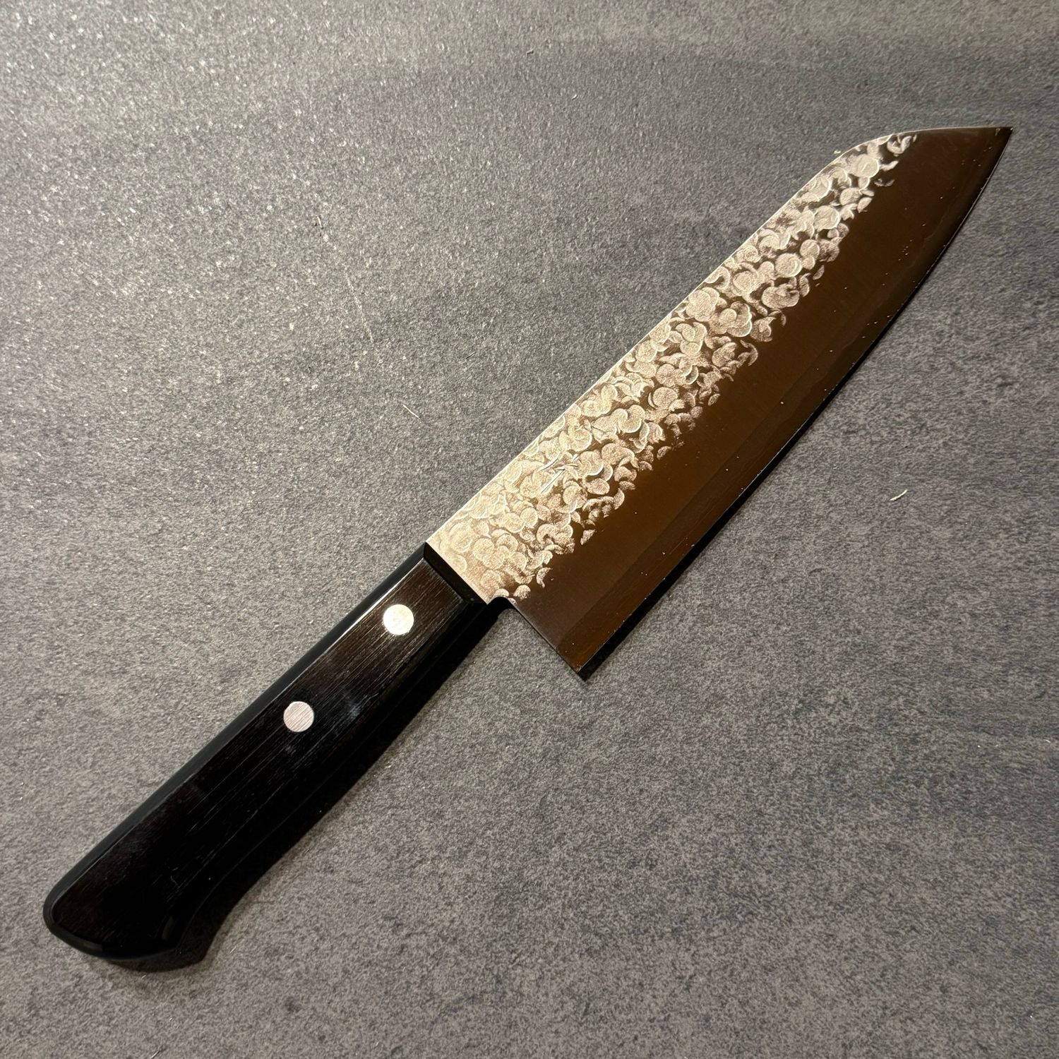 Hitohira Chromax Santoku 170mm Pakka handle
