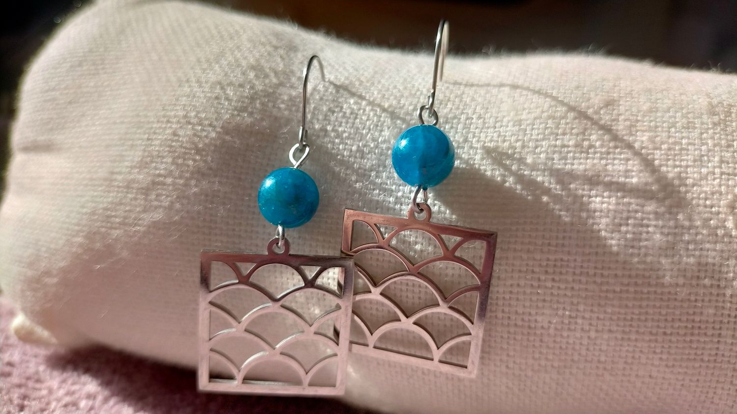 Boucle d&#39;oreille Écailles