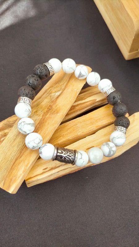Pierre de Lave et Howlite  10 mm  Arbre de vie