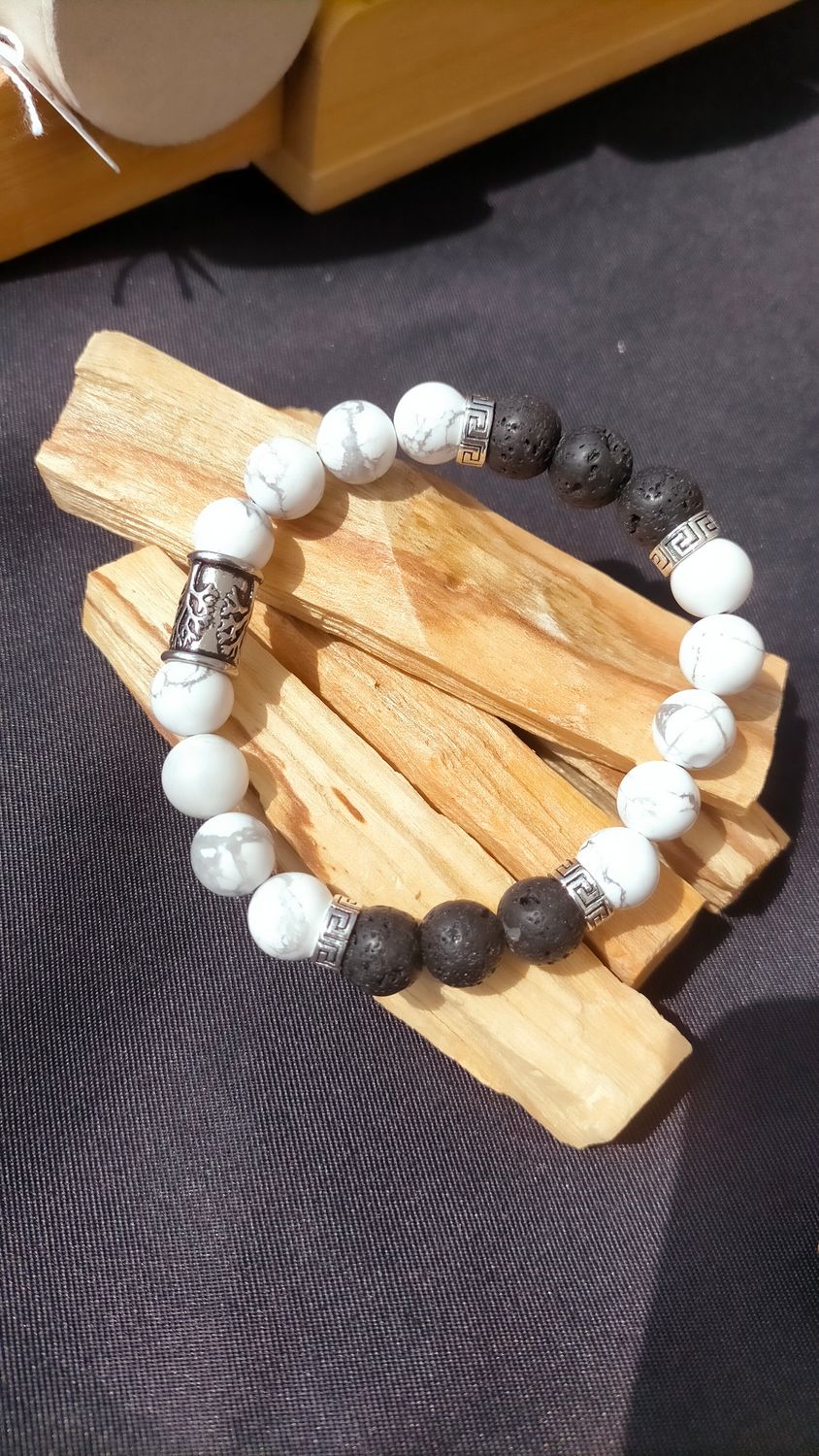 Pierre de Lave et Howlite  10 mm  Arbre de vie