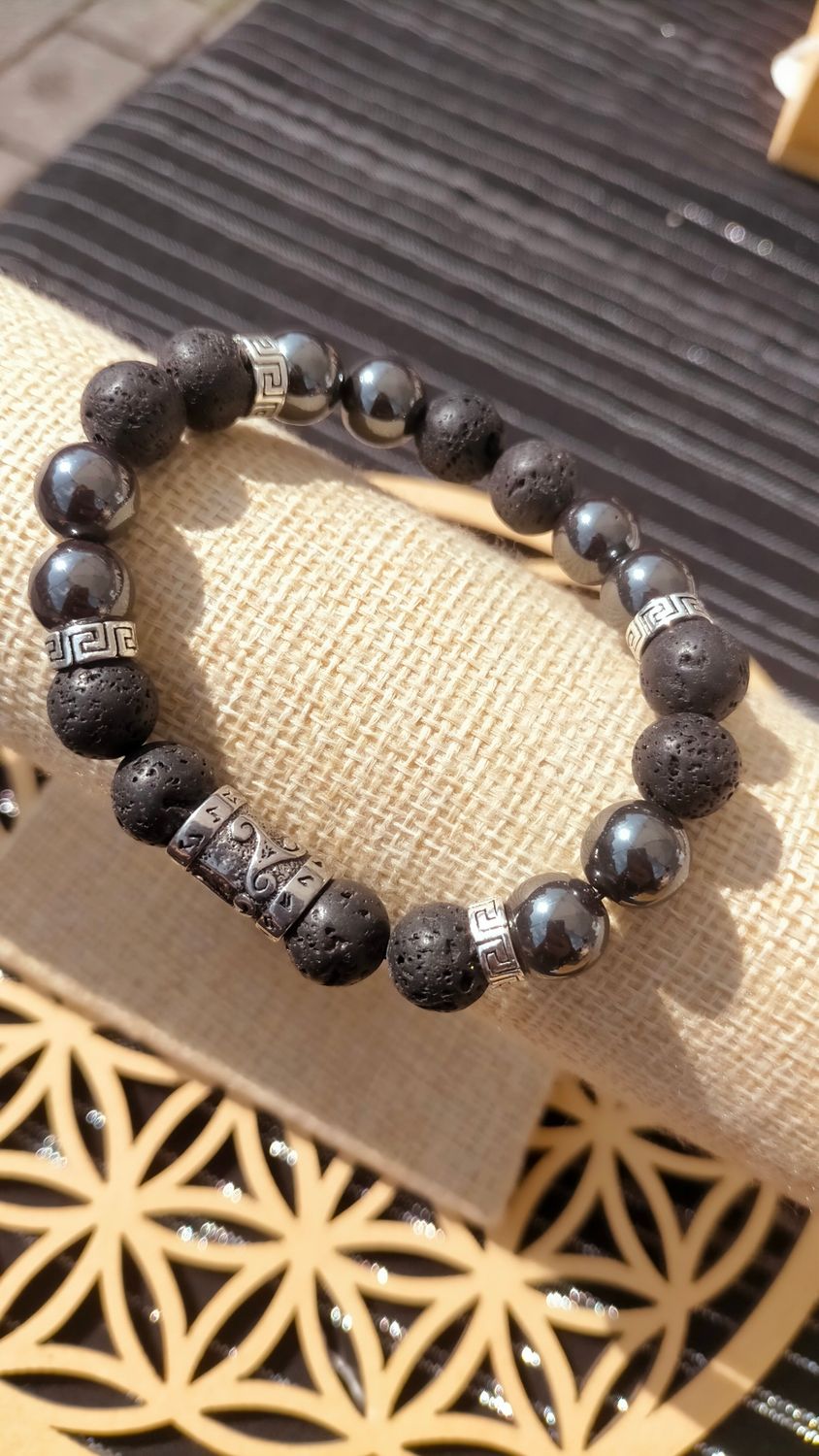 Pierre de lave &amp; Hématite 10 mm Triskel