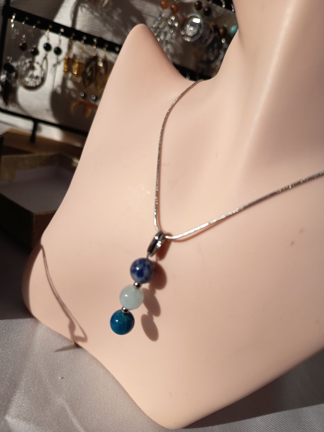 🩵 Collier Chakra de la Gorge 