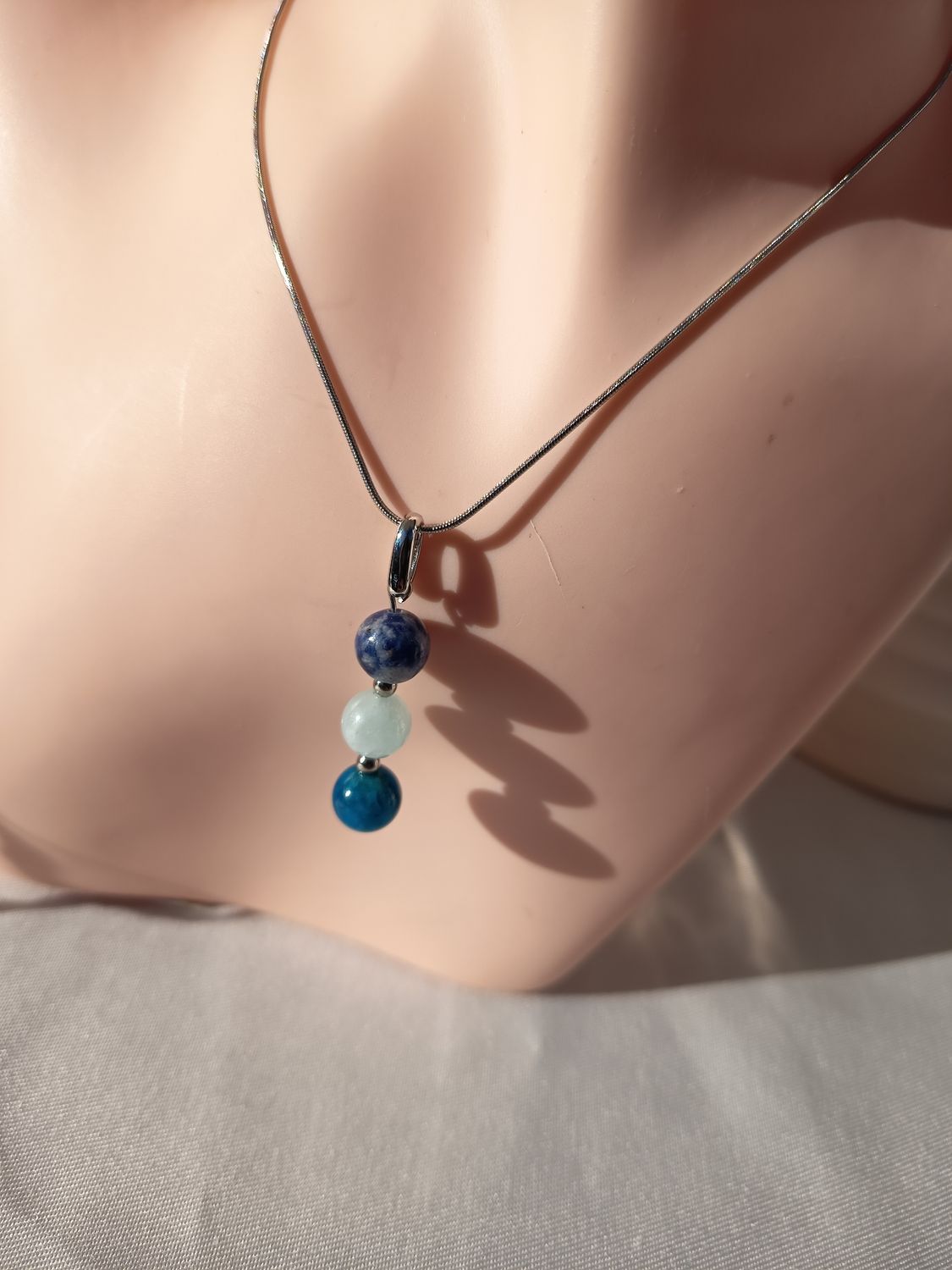 🩵 Collier Chakra de la Gorge 