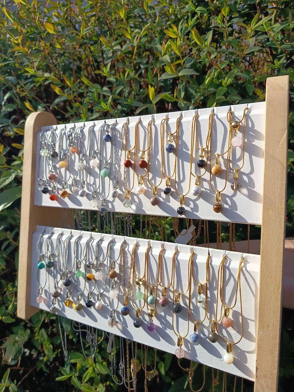 Collier avec pendentif en pierre naturelle
