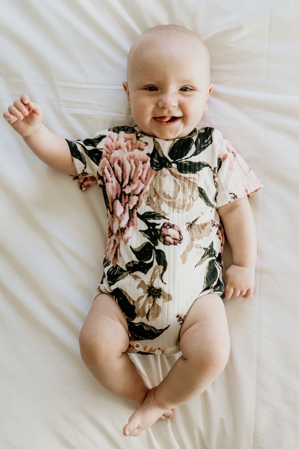 rose short sleeve bodysuit