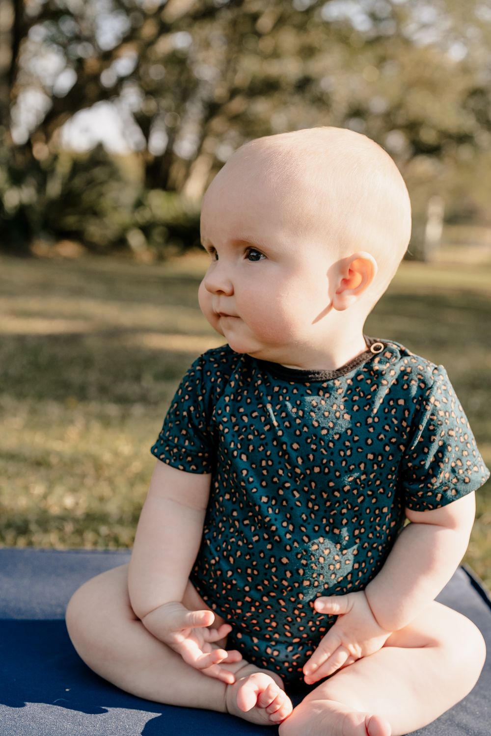 leo short sleeve bodysuit