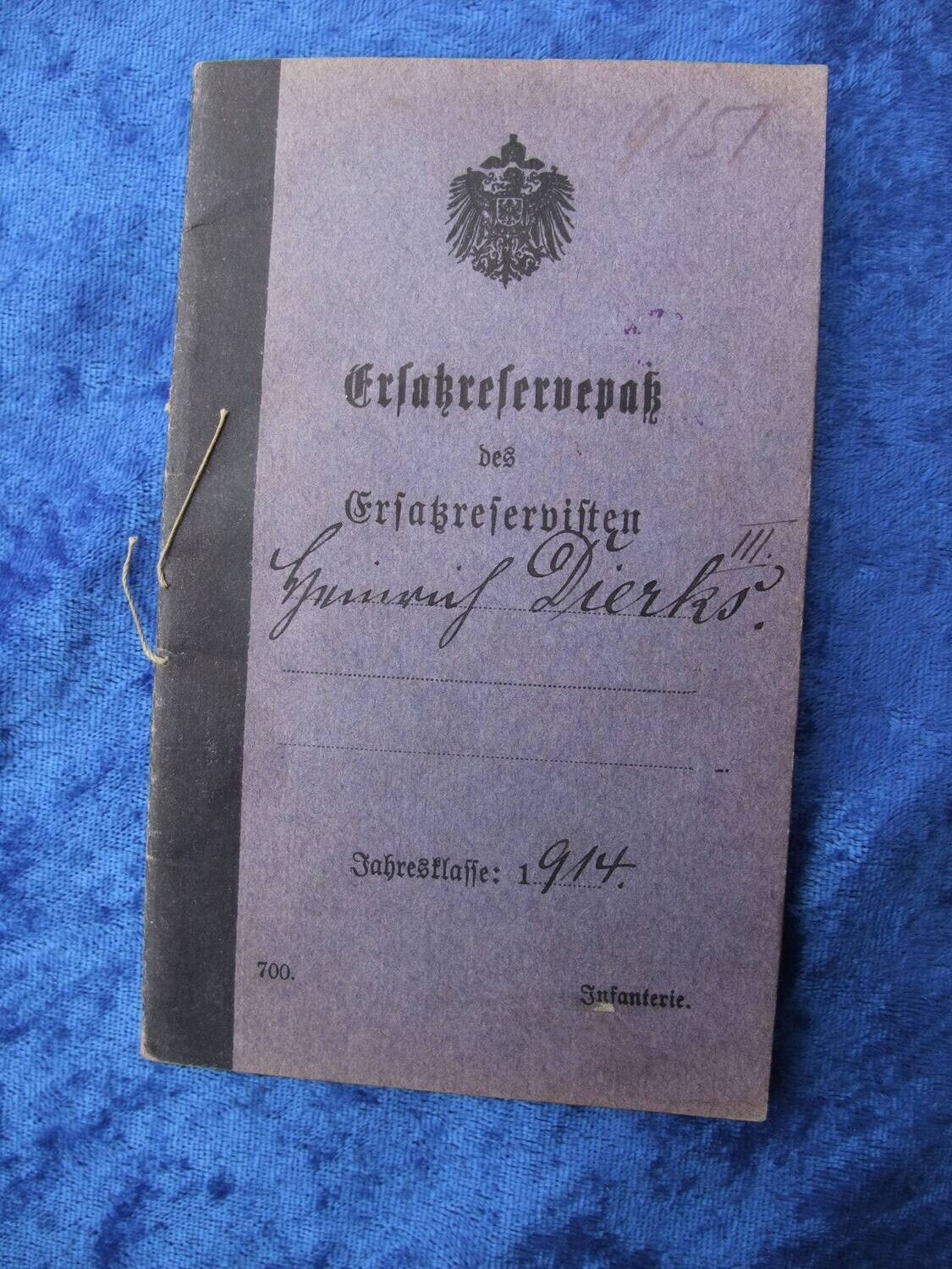 Oldenburg: Ersatzreservepaß des Ersatzreservisten im R.I.R. 79.
Doppelschlacht Aisne-Champagne. Aufstellung anbei. Friedrich-August Kreuz