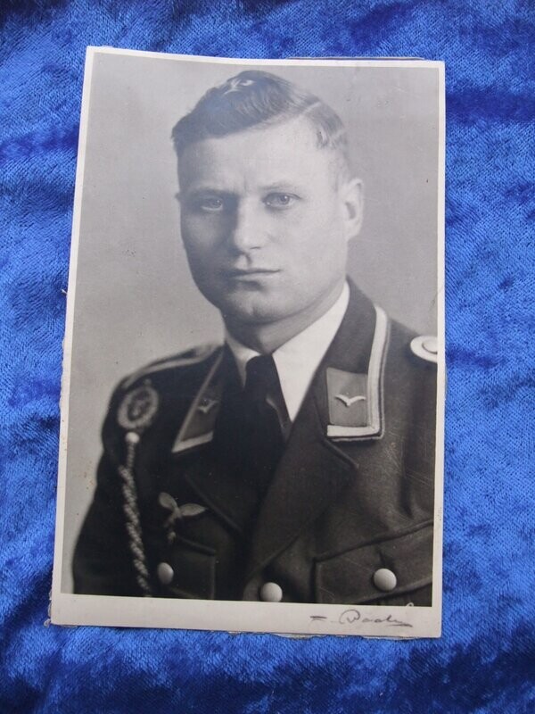 O9, Portrait LW Orden Schützenschnur
