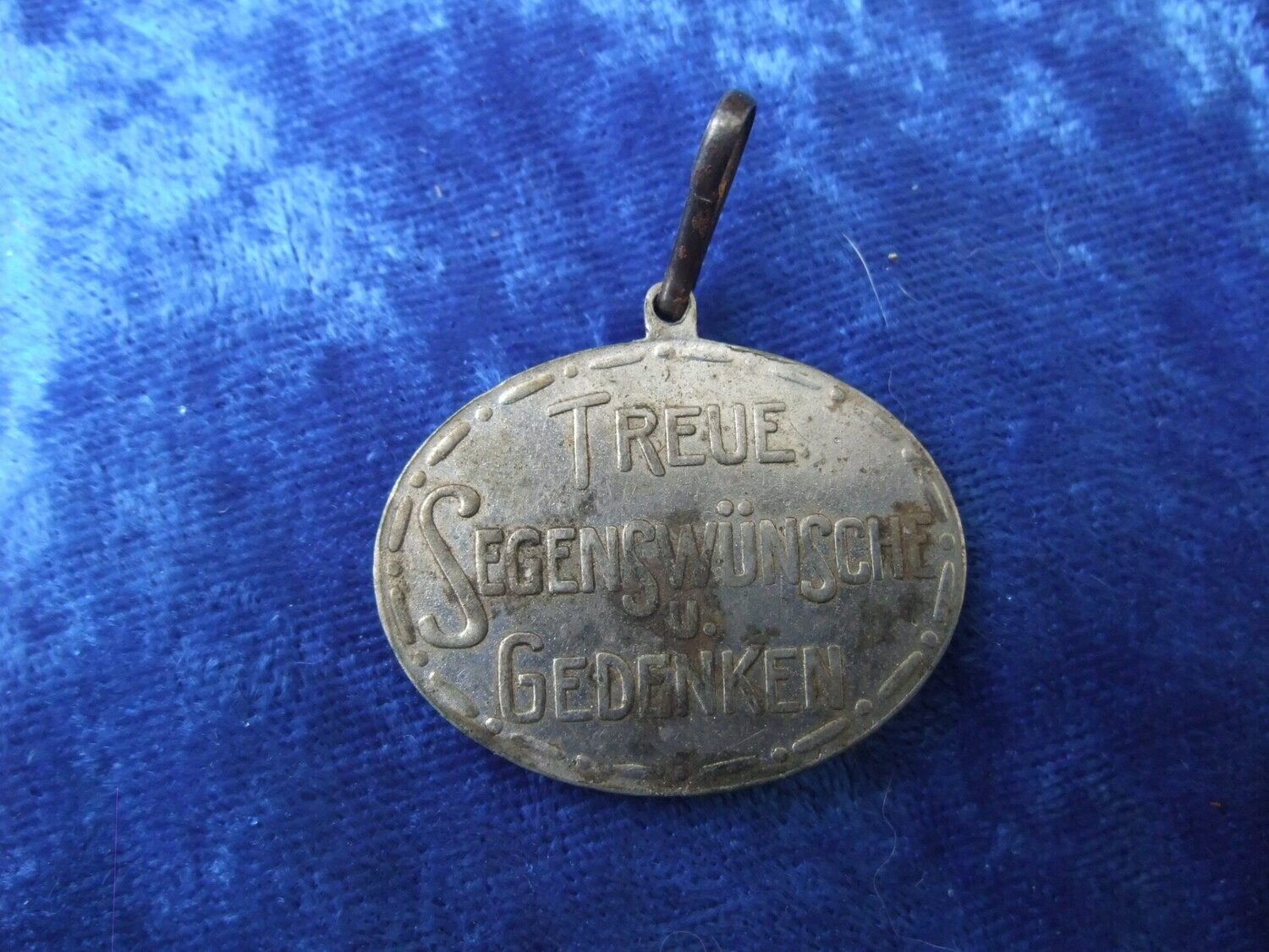 Hessen: Geschenk der Großfürstin Eleonore und ihres Gemahls Ernst Ludwig an die hessischen Truppen zum Weihnachtsfest 1916.