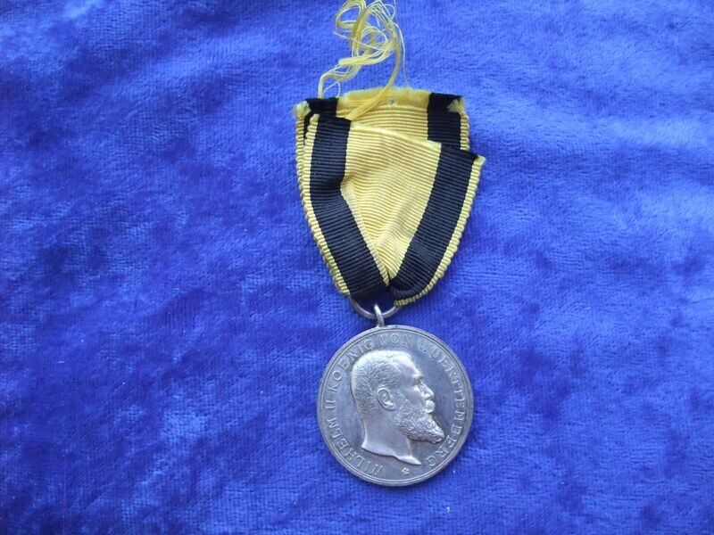 Württemberg: Silberne Militärverdienstmedaille, mit Band.