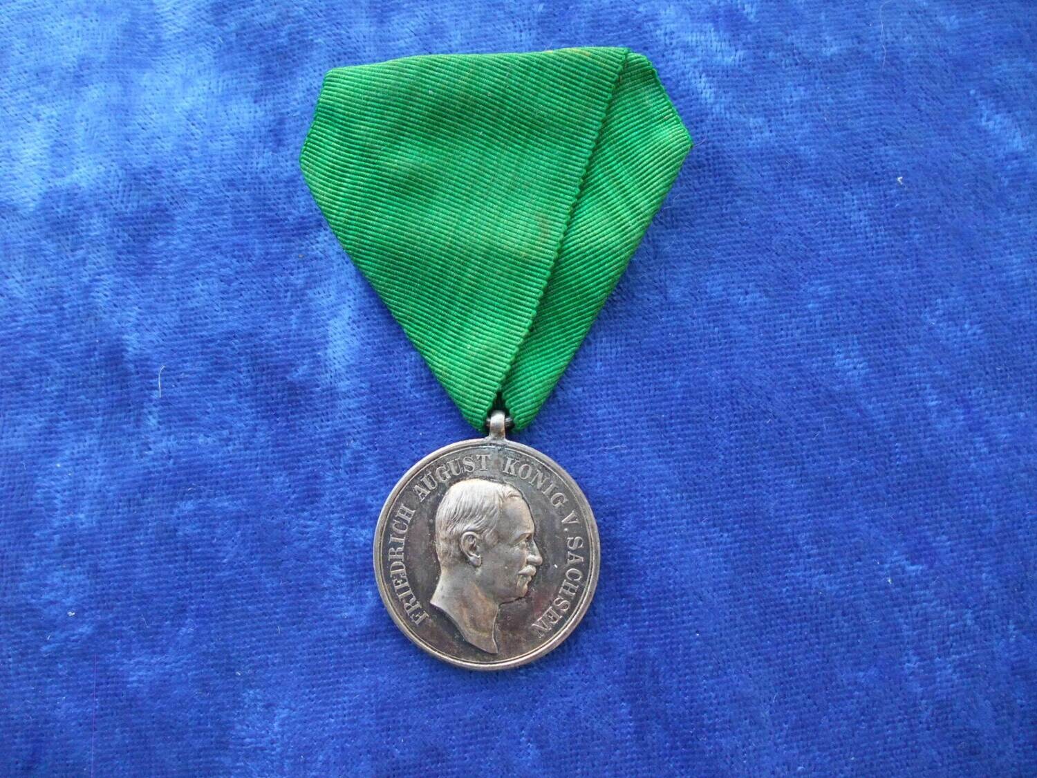 Sachsen: Medaille für Treue in der Arbeit, 3.Form König Friedrich August, an Spange.