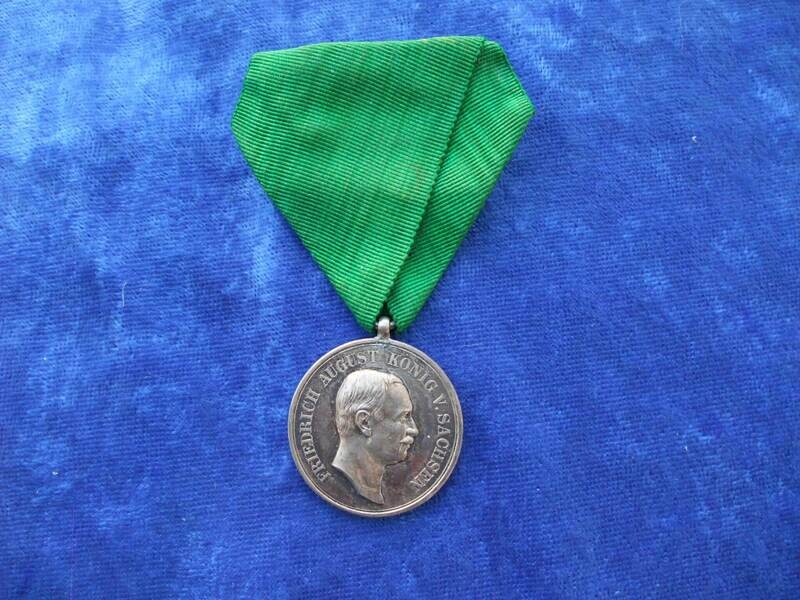Sachsen: Medaille für Treue in der Arbeit, 3.Form König Friedrich August, an Spange.