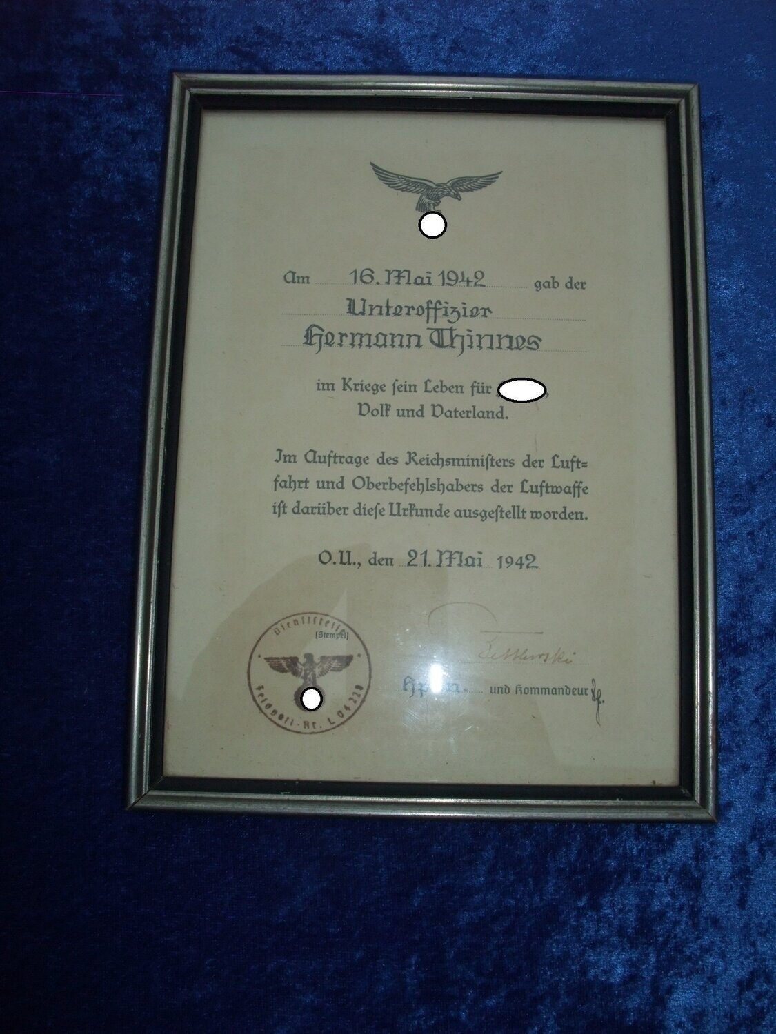 Heldentodurkunde Luftwaffe Unteroffizier alt gerahmt unter Glas