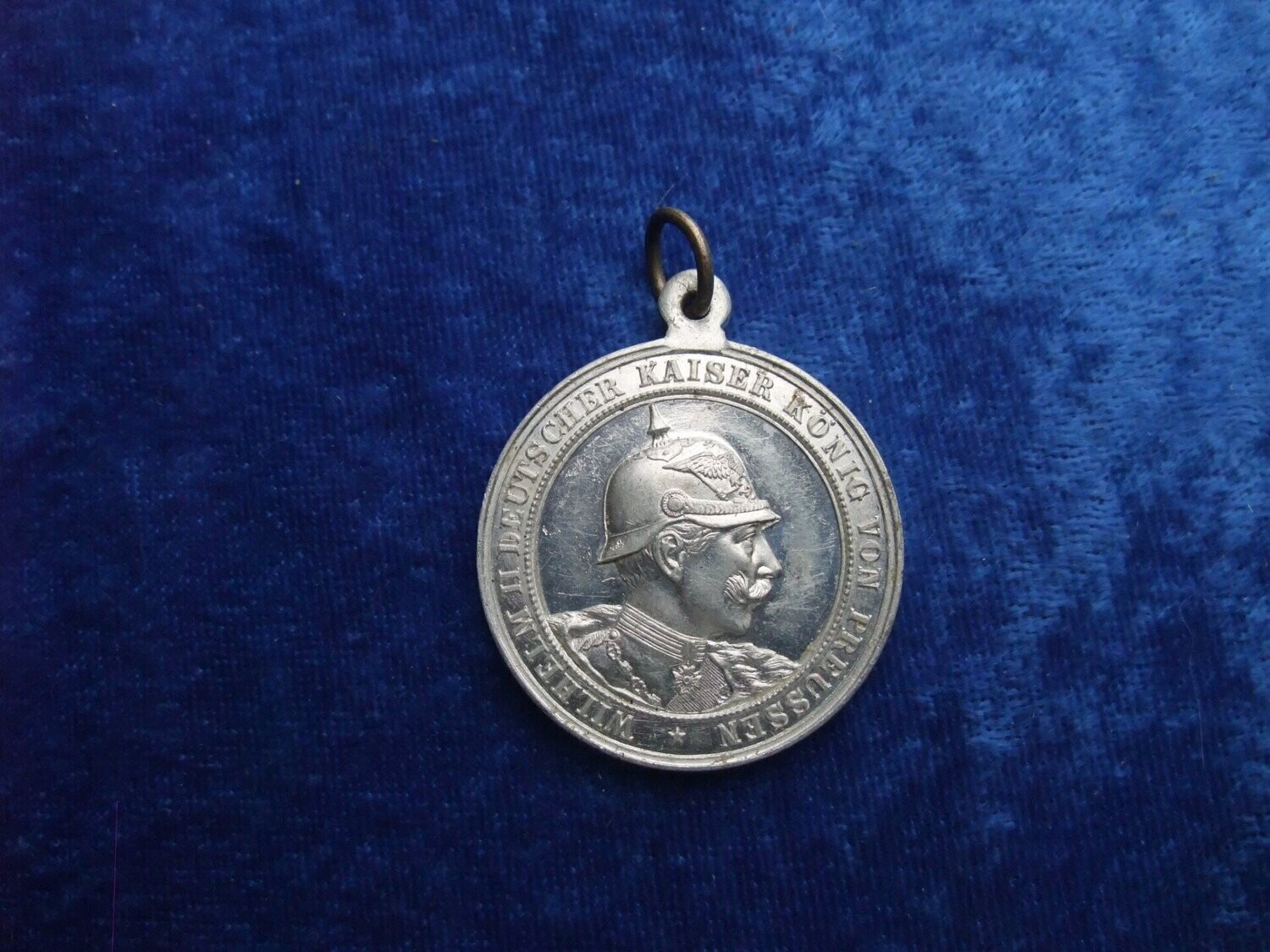 Preussen: tragbare Medaille Zur Erinnerung an die Manöver 1901 - Kaiser Wilhelm II. von Preussen, Aluminium.